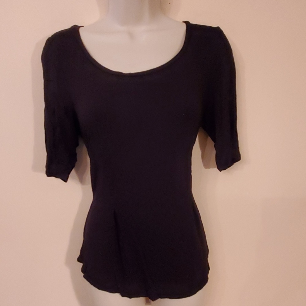 Apt 9 Top